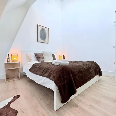 Ruime Moderne Duplex In *
